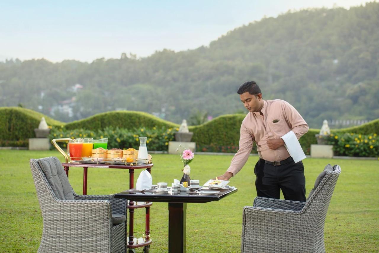 Hotel Earl's Regency Kandy