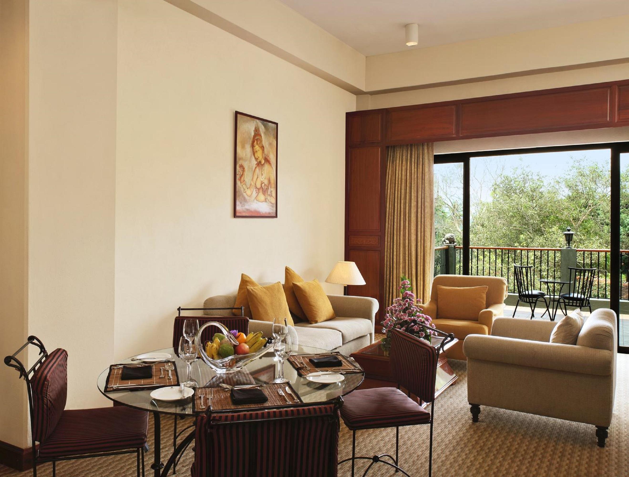 Earl's Regency Hotel 5*