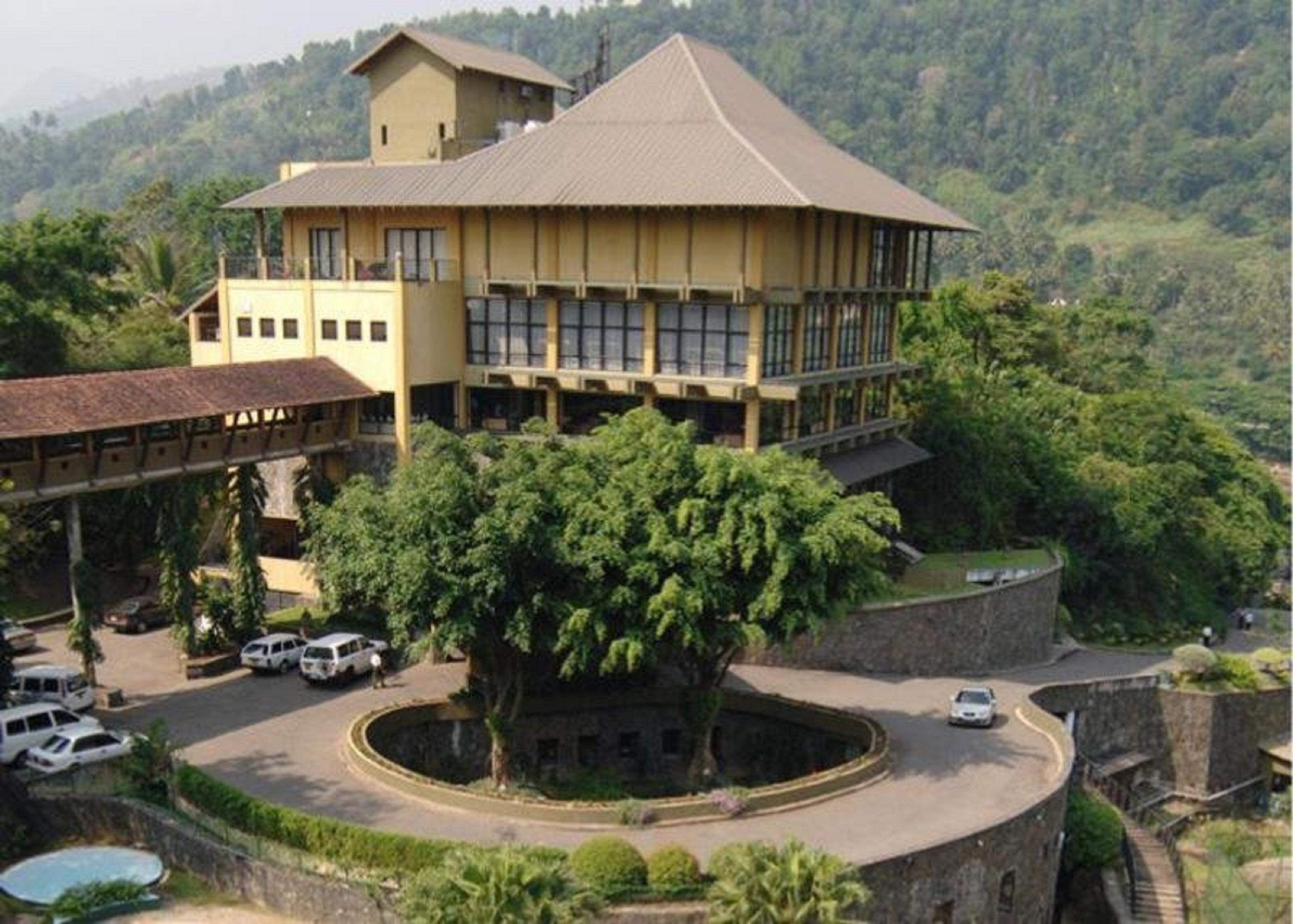 Earl's Regency Hotel Kandy